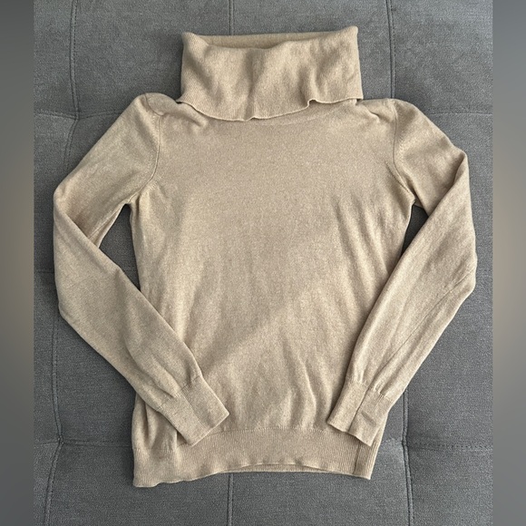 Vintage Women's Pringle of Scotland Cashmere Turtleneck Sweater - Picture 1 of 6